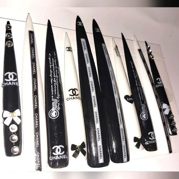 Hand crafted custom 10pc xxxl acrylic press on nails - Picture 5 of 6